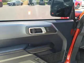 Ford Bronco 2024 4x4 Black Diamond SUV de 4 puertas