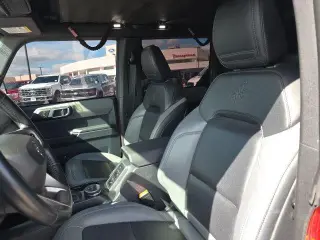 Ford Bronco 2024 4x4 Black Diamond SUV de 4 puertas