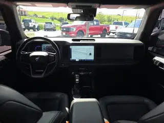 Ford Bronco 2024 4x4 Black Diamond SUV de 4 puertas