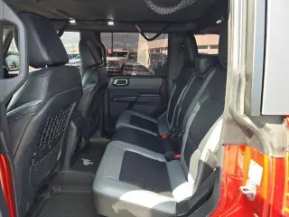 Ford Bronco 2024 4x4 Black Diamond SUV de 4 puertas