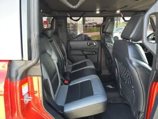 Ford Bronco 2024 4x4 Black Diamond SUV de 4 puertas