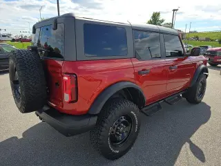 Ford Bronco 2024 4x4 Black Diamond SUV de 4 puertas