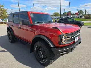 Ford Bronco 2024 4x4 Black Diamond SUV de 4 puertas
