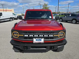 Ford Bronco 2024 4x4 Black Diamond SUV de 4 puertas