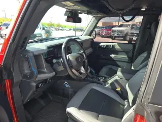 Ford Bronco 2024 4x4 Black Diamond SUV de 4 puertas