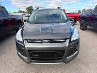 Ford Escape 2016 con tracción en las cuatro ruedas y Titanium 4 puertas SUV
