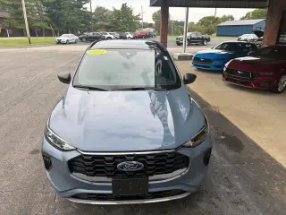 Ford Escape 2024 con tracción en las cuatro ruedas ST-Line 4dr SUV