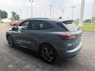 Ford Escape 2024 con tracción en las cuatro ruedas ST-Line 4dr SUV