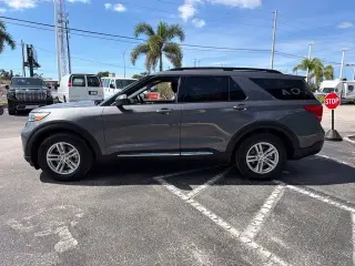 Ford Explorer 2023 XLT SUV de 4 puertas