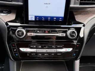 Ford Explorer 2023 AWD Platinum SUV de 4 puertas