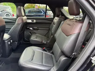 Ford Explorer 2023 AWD Platinum SUV de 4 puertas