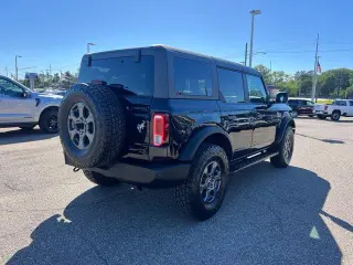 Ford Bronco 2023 4x4 Big Bend SUV de 4 puertas