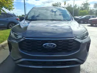 Ford Escape 2024 SUV de 4 puertas ST-Line con tracción en las cuatro ruedas (AWD)