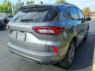 Ford Escape 2024 SUV de 4 puertas ST-Line con tracción en las cuatro ruedas (AWD)