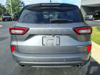 Ford Escape 2024 SUV de 4 puertas ST-Line con tracción en las cuatro ruedas (AWD)