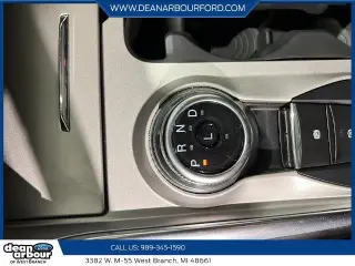 Ford Explorer 2023 AWD Platinum SUV de 4 puertas