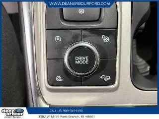 Ford Explorer 2023 AWD Platinum SUV de 4 puertas