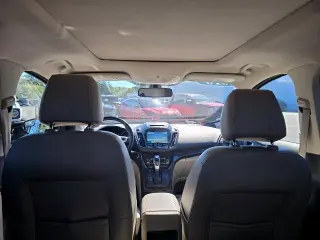 Ford Escape 2016 con tracción en las cuatro ruedas y acabado Titanium, 4 puertas SUV