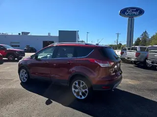 Ford Escape 2016 con tracción en las cuatro ruedas y acabado Titanium, 4 puertas SUV