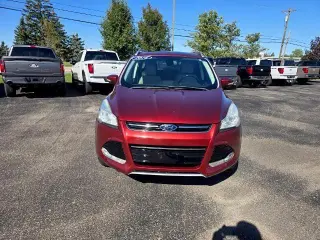 Ford Escape 2016 con tracción en las cuatro ruedas y acabado Titanium, 4 puertas SUV