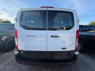 Furgoneta de pasajeros Ford Transit 2024 350 XL 3 puertas LWB de techo bajo