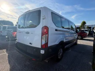 Furgoneta de pasajeros Ford Transit 2024 350 XL 3 puertas LWB de techo bajo