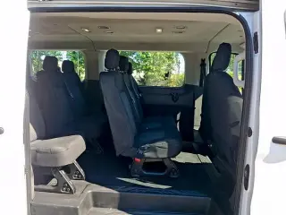 Ford Transit 2023 350 XL 3 puertas LWB Techo Bajo Furgón de Pasajeros
