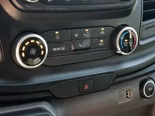 Ford Transit 2023 350 XL 3 puertas LWB Techo Bajo Furgón de Pasajeros