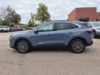 Ford Escape Híbrido Enchufable 2023 Base SUV de 4 puertas