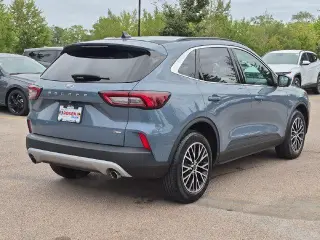 Ford Escape Híbrido Enchufable 2023 Base SUV de 4 puertas