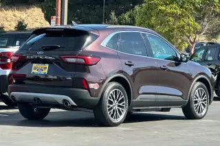Ford Escape Híbrido Enchufable 2023 Base SUV de 4 puertas