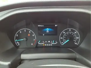 Ford Transit 2024 350 XL 3 puertas LWB Techon Rojo Mediano Furgón de Pasajeros