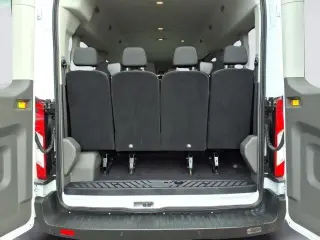 Ford Transit 2024 350 XL 3 puertas LWB Techon Rojo Mediano Furgón de Pasajeros
