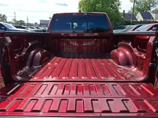 Ram 1500 2023 4x4 Laramie 4 puertas Crew Cab caja corta de 6.4 pies