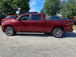 Ram 1500 2023 4x4 Laramie 4 puertas Crew Cab caja corta de 6.4 pies