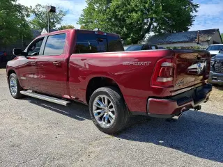 Ram 1500 2023 4x4 Laramie 4 puertas Crew Cab caja corta de 6.4 pies