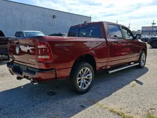 Ram 1500 2023 4x4 Laramie 4 puertas Crew Cab caja corta de 6.4 pies