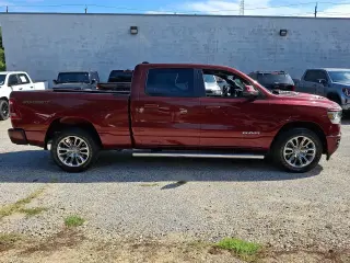 Ram 1500 2023 4x4 Laramie 4 puertas Crew Cab caja corta de 6.4 pies