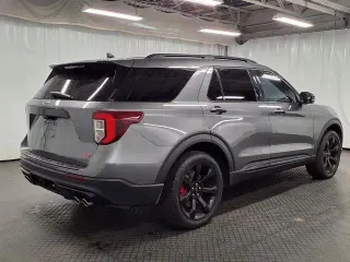 Ford Explorer 2023 AWD ST SUV de 4 puertas