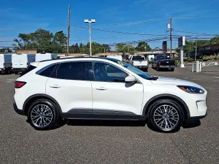 Ford Escape Plug-In Hybrid 2022 SEL 4dr SUV