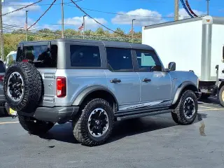 Ford Bronco 2022 4x4 Black Diamond 4dr SUV