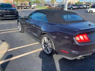 Ford Mustang 2022 GT Premium descapotable de 2 puertas