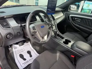 Sedán Ford Taurus 2018 AWD SEL 4 puertas