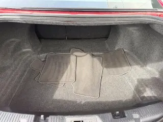 Sedán Ford Taurus 2018 AWD SEL 4 puertas
