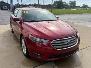 Sedán Ford Taurus 2018 AWD SEL 4 puertas