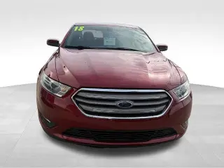 Sedán Ford Taurus 2018 AWD SEL 4 puertas