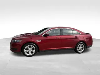 Sedán Ford Taurus 2018 AWD SEL 4 puertas