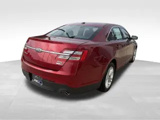 Sedán Ford Taurus 2018 AWD SEL 4 puertas
