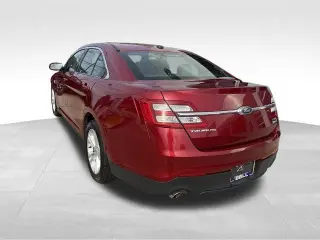 Sedán Ford Taurus 2018 AWD SEL 4 puertas
