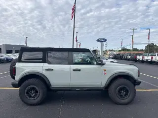 Ford Bronco 2022 4x4 Base Advanced SUV de 4 puertas